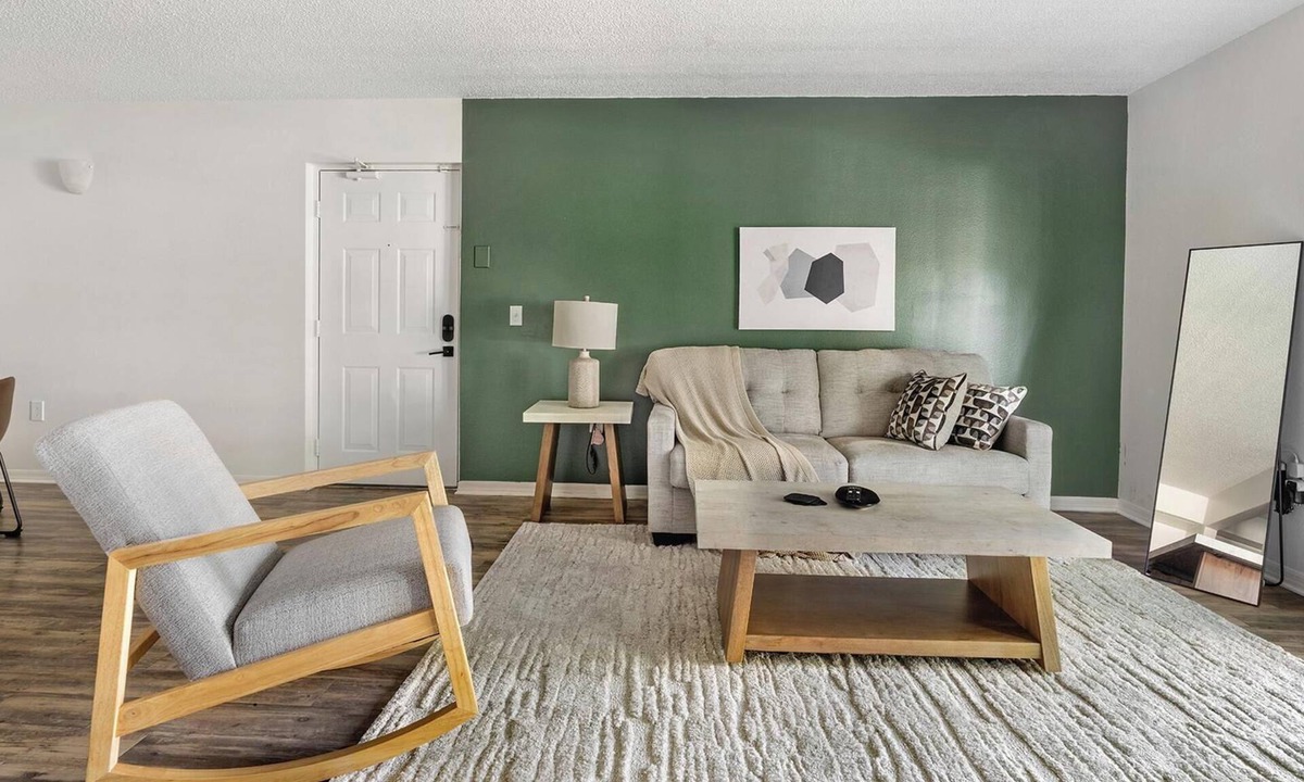 Fruitville Apartment | Landing | Stunning 2BD, Clubhouse, Gym