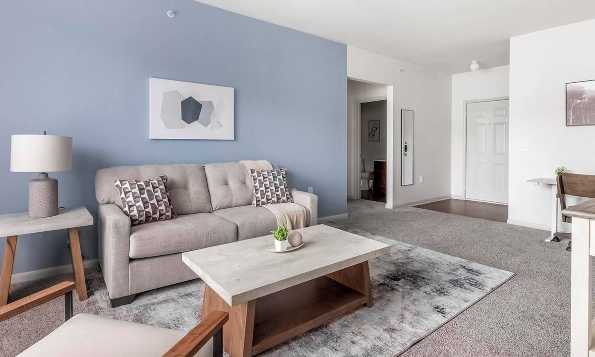 Humble Apartment | Landing | Stunning 2BD, Yoga Studio, Gym