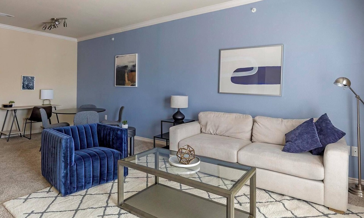 South Arlington Apartment | Landing | Stunning 2BD, Pool, Gym