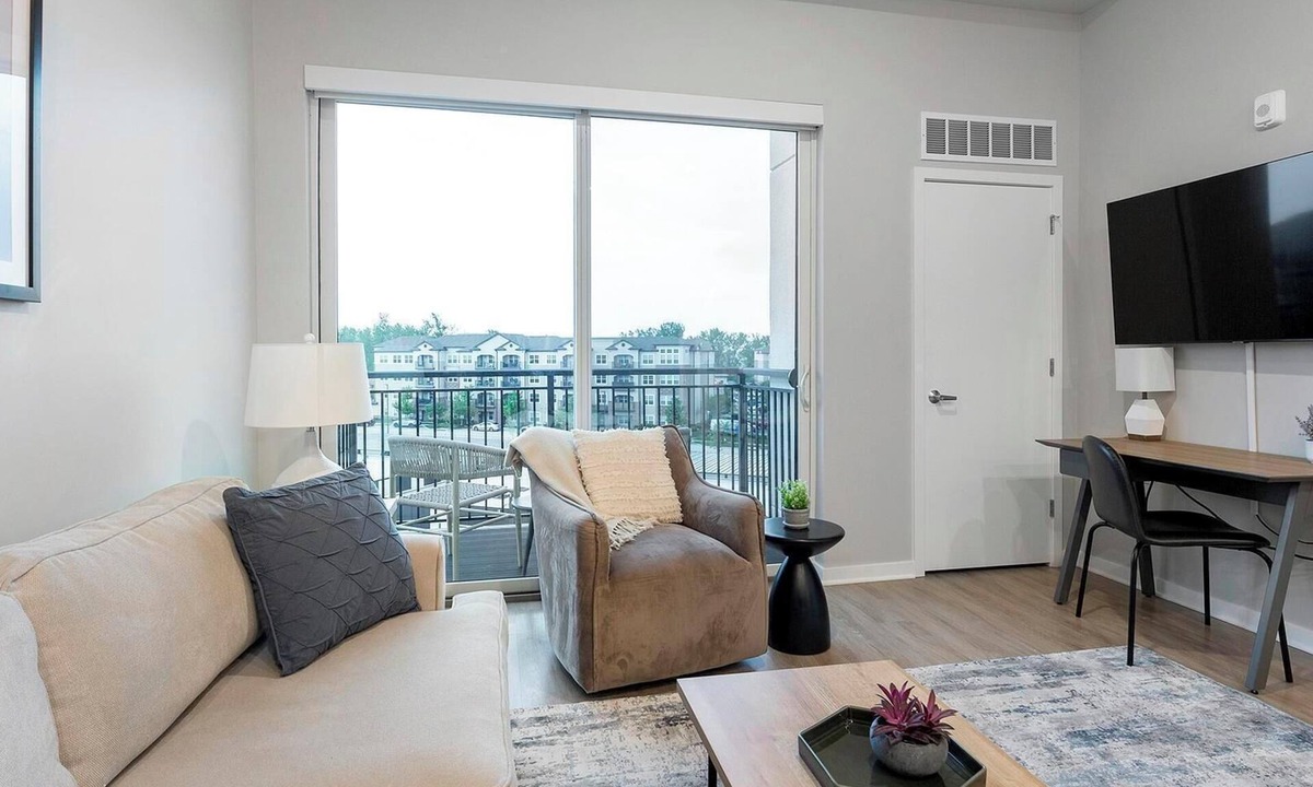 North Kansas City Apartment | Landing | Stylish 1BD, Yoga Studio, Courtyard