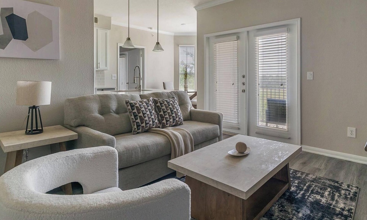 Webster Apartment | Landing | Stylish 1BD, Clubhouse