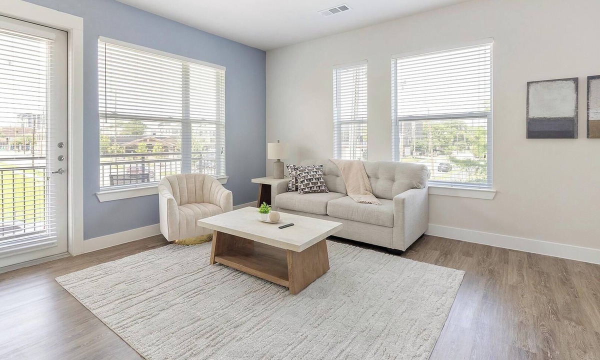 Old East Dallas Apartment | Landing | Stylish 2BD, Gym, Clubhouse