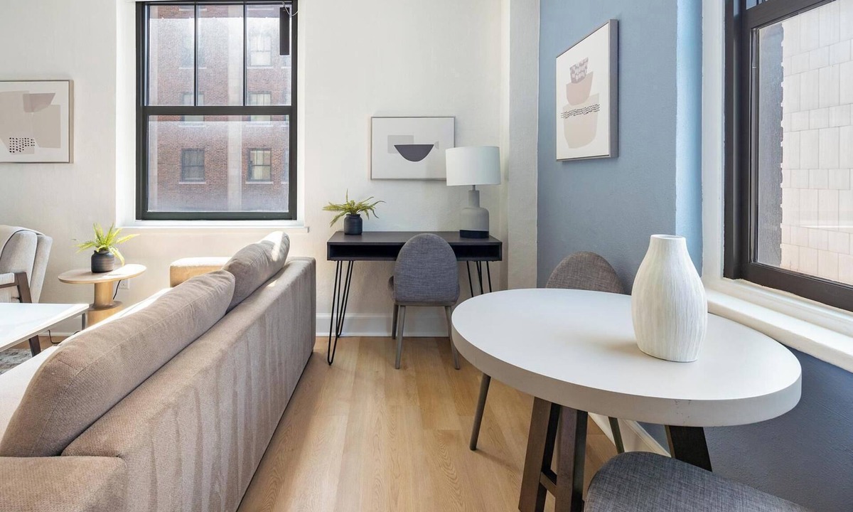Financial District Apartment | Landing | Stylish Studio, Gym, Game Room