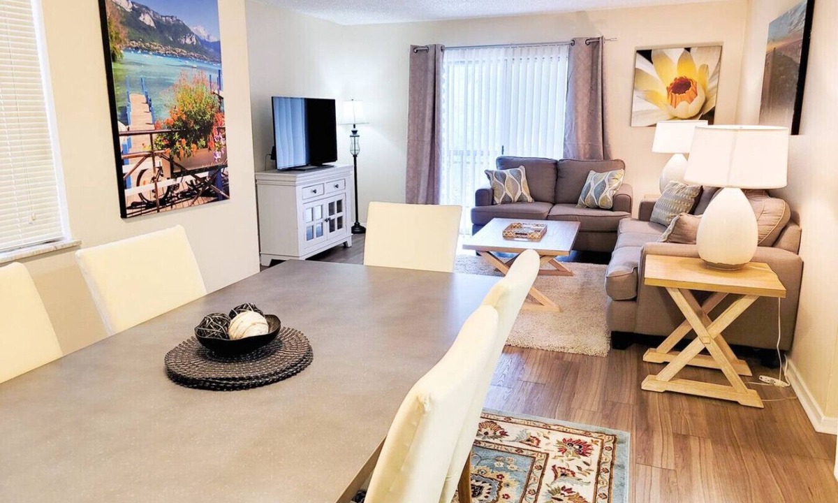 Gainesville Apartment | Large 1 BR Condo - Next to Oaks Mall and Hospital