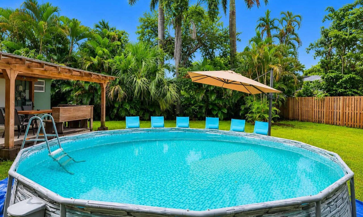 Edgewood House | Large Home with Pool | 5 Mins to Ft Lauderdale Port & Beach