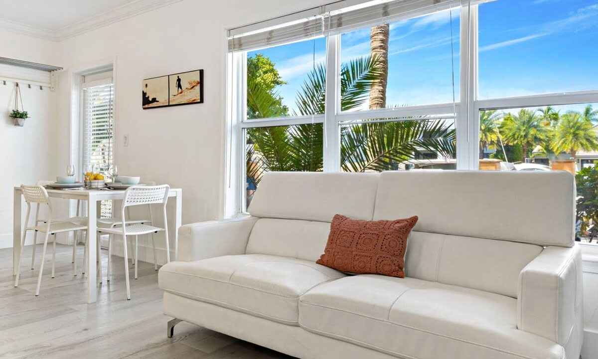 Hendricks and Venice Isles Apartment | Las Olas Blvd Exclusive Apt With Waterview