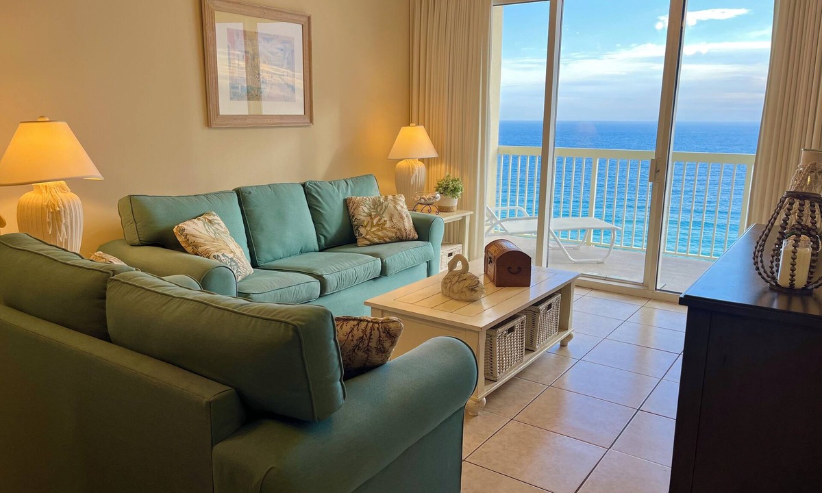 Miramar Beach Condo | LAST MINUTE SPECIAL WEEK OF AUGUST 8 - FREE BEACH SERVICE