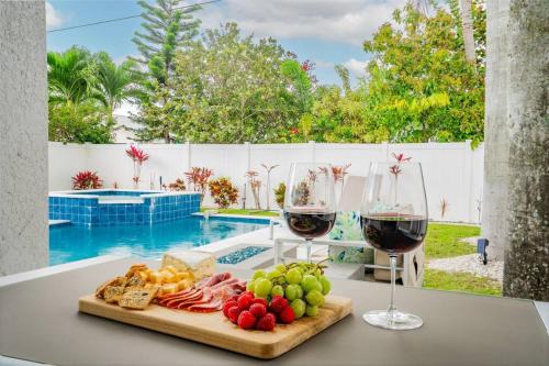 Naples Park House | Less Than Two Hours to World Cup Games, Pool, Hot Tub