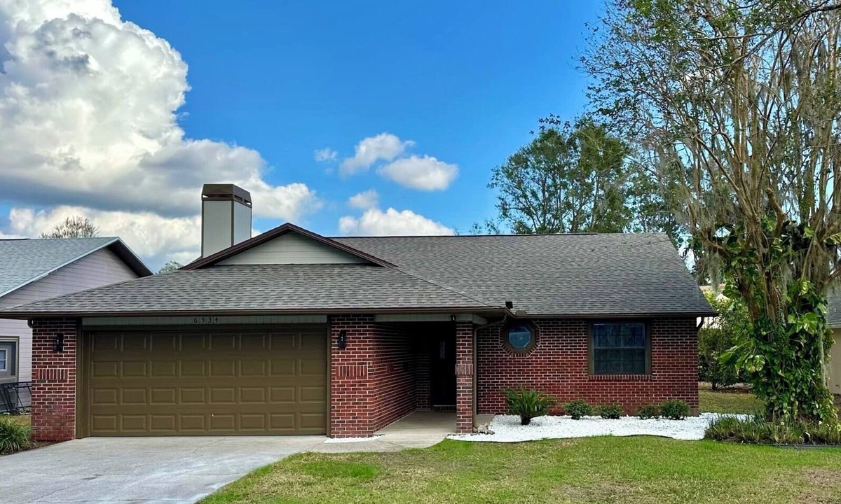 Silver Oaks House | Located at Golf Course! Golf is temporary closed after hurricane