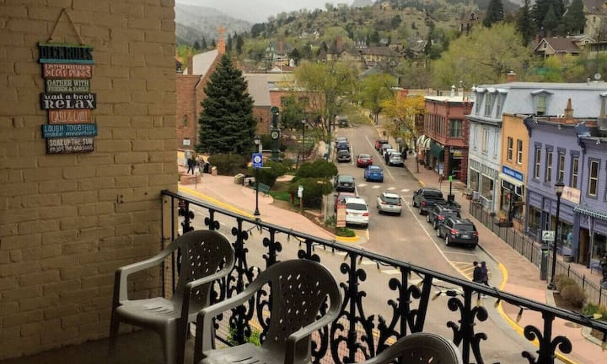 Manitou Springs Apartment | Loft Apartment - Manitou