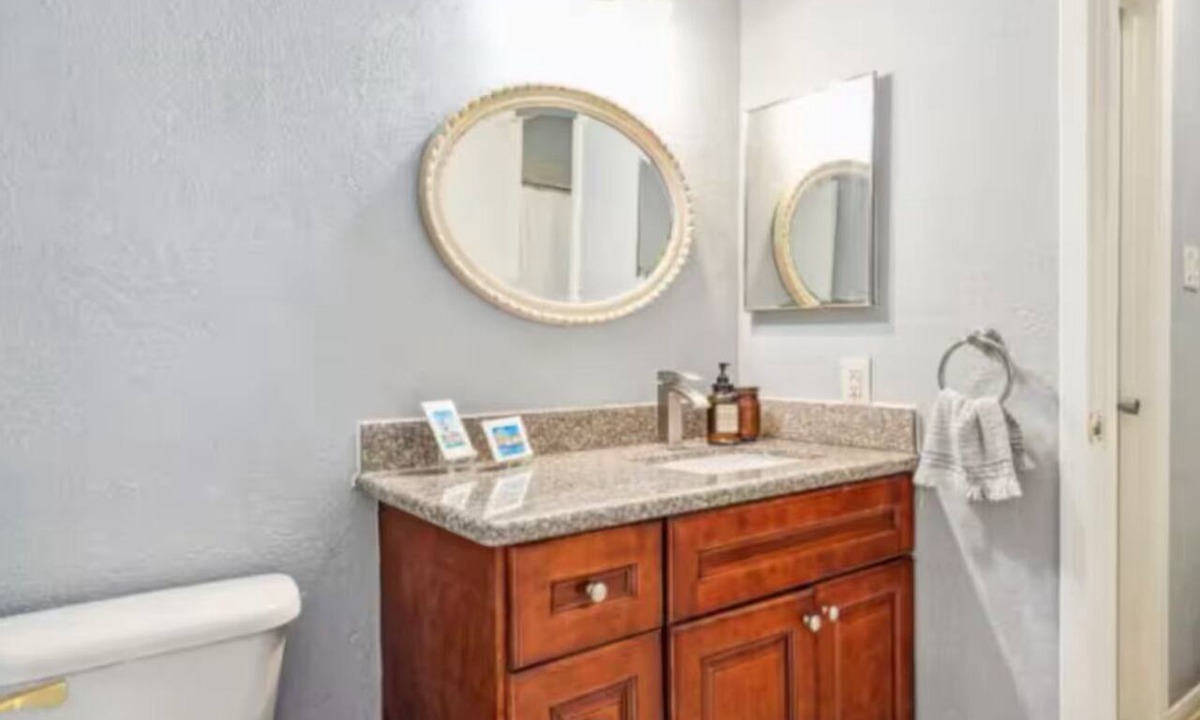 Nassau Bay Condo | Long term -Cozy Home 2BR 1.5B by Space Center