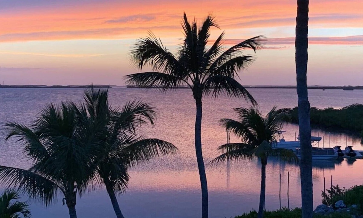 Key West House | Look no further for your slice of Waterfront Paradise!