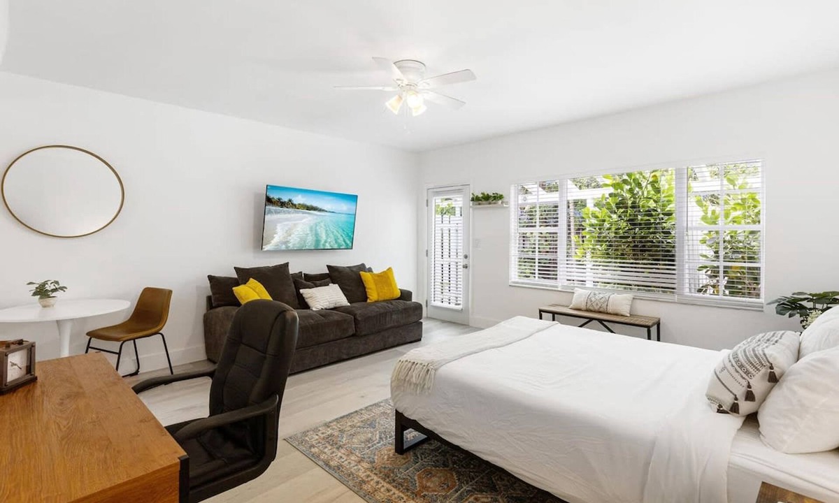 Victoria Park Apartment | Lovely Studio in the Heart of Victoria Park