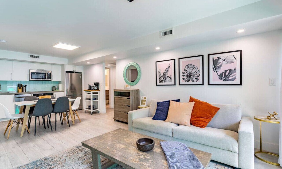 City Center Condo | Lux 2-Bedroom w/Parking – 6 Blocks from Lincoln Rd