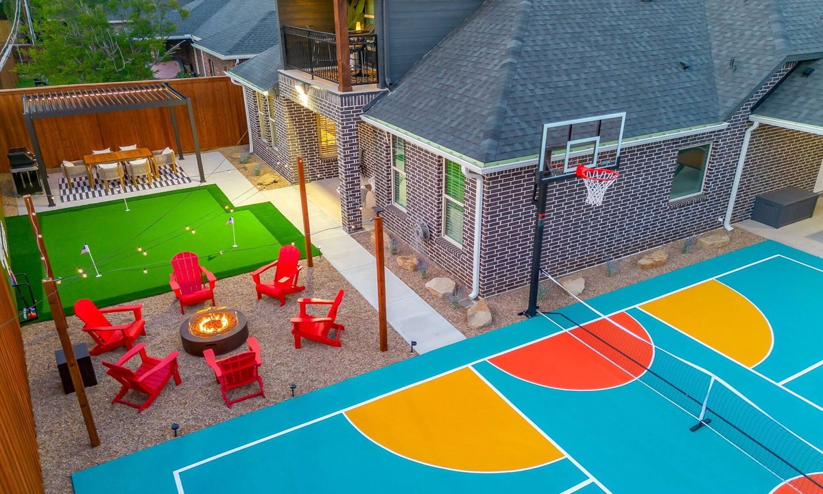 Central Arlington House | LUX 5BED | Walk to FIFA, AT&T, Globe Life Stadium | Pickleball, basketball, movie theater, gameroom, firepit, and more!