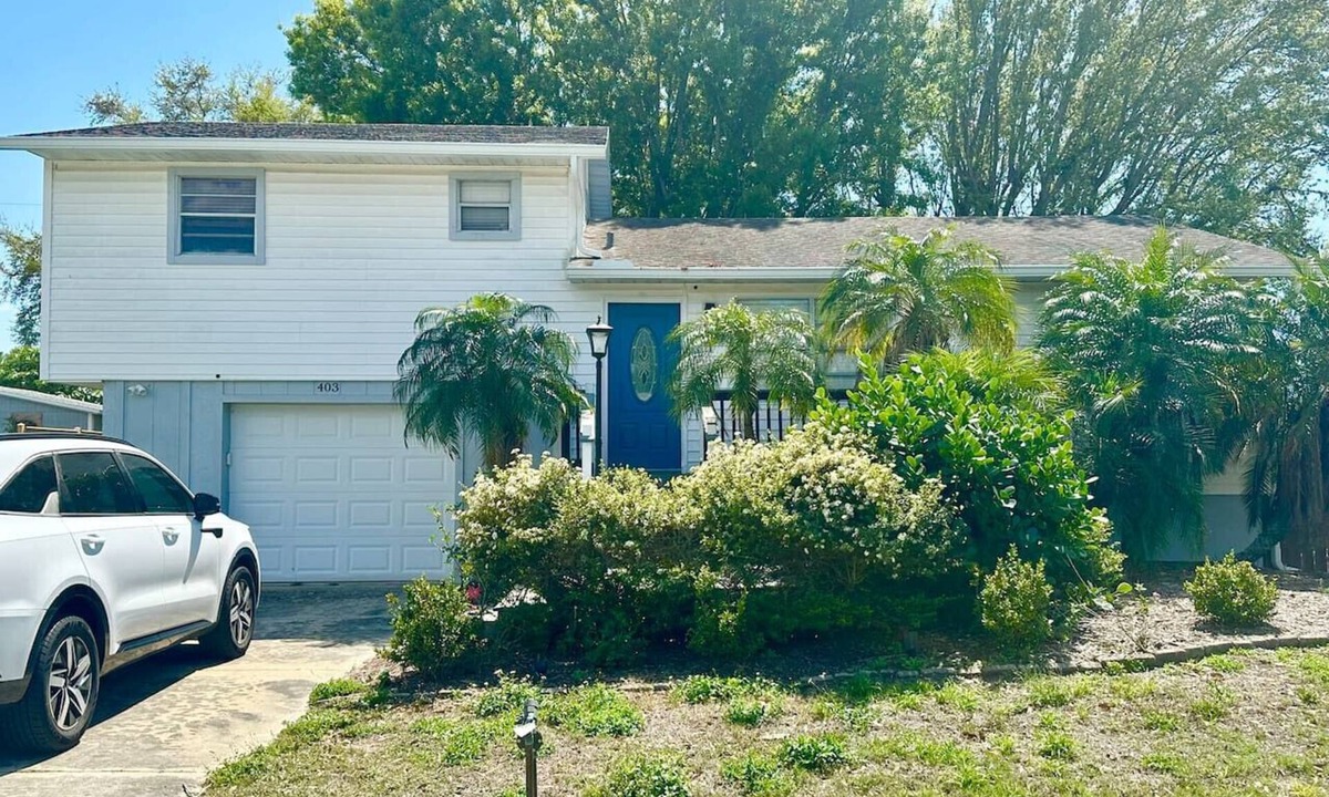 Memphis House | Luxurious Cottage With Full Yard Near The Beach