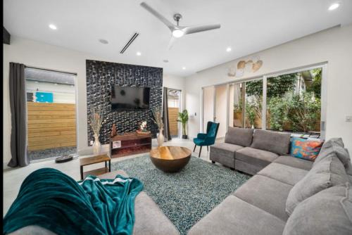 Victoria Park House | Luxury 3 4 Home in Las Olas with Pool and Hot Tub Near the Beach