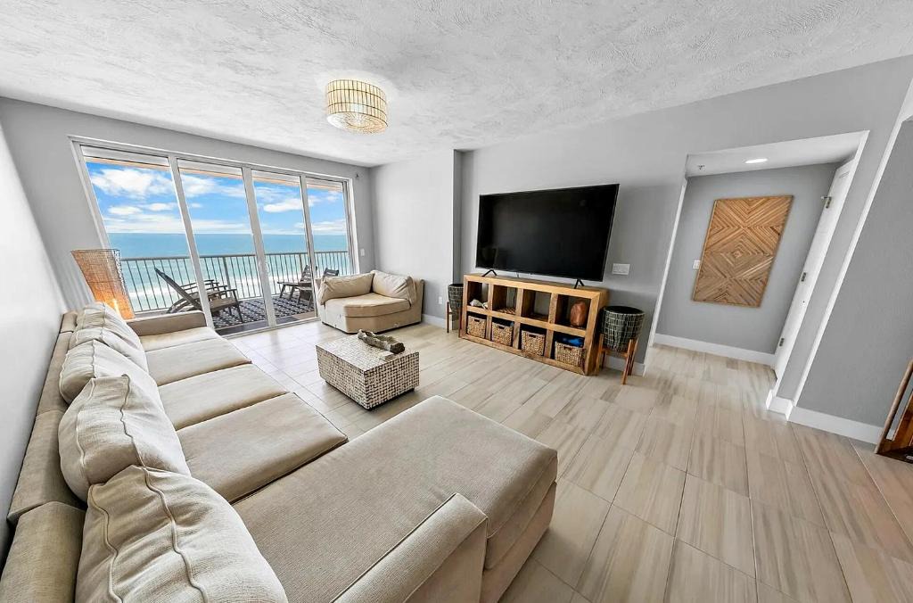 Ponce Inlet Apartment | Luxury 3BR Oceanfront Penthouse with Views