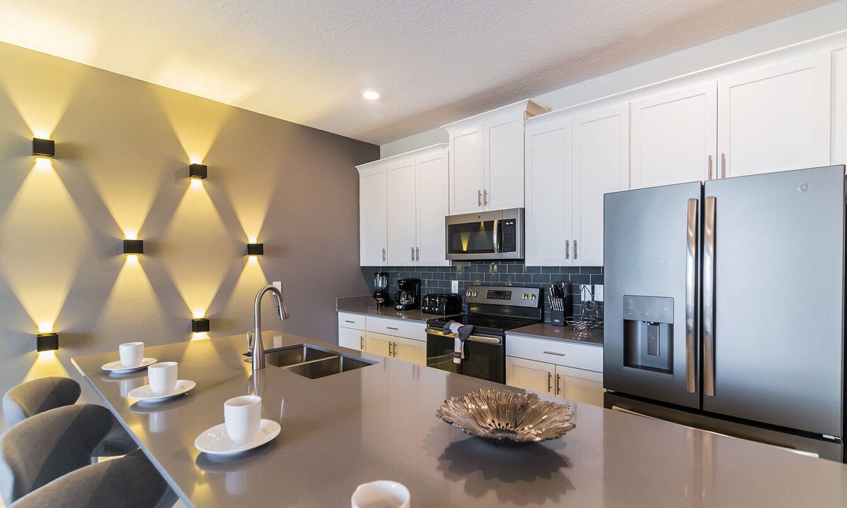 Four Corners House | Luxury 4 bedroom 3 bath pool Home 168