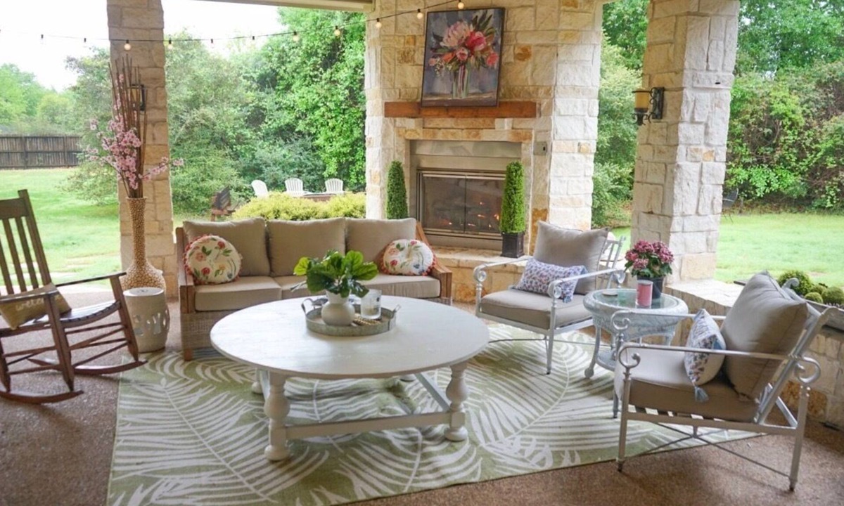 Williams Creek House | Luxury 4BR Estate on 1 Acre Outdoor Kitchen & Fireplace Close To Kyle Field