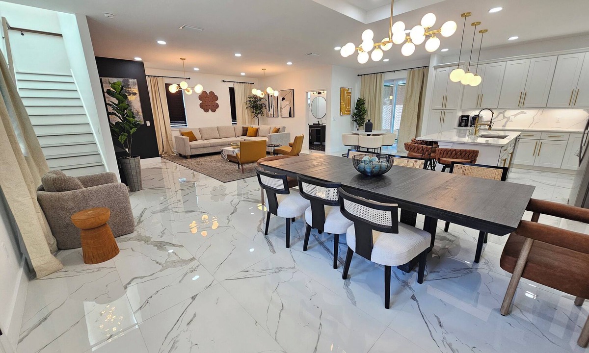 College Park House | LUXURY 5/4 w Jacuzzi tub Winter Park/CP Orlando Gem