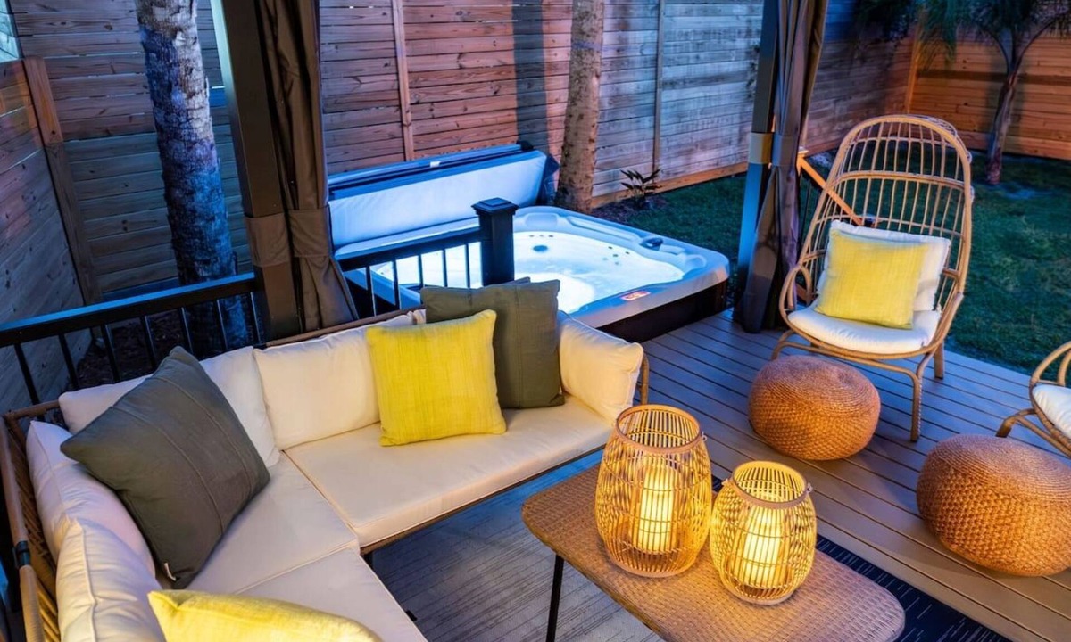 Marineland Acres House | Luxury Beach Haven + Golf Cart