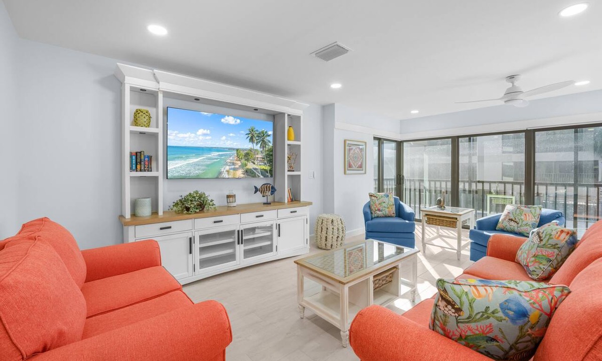 Sanibel Condo | Luxury Beachfront Escape with Designer Touches -Kings Crown 110- Sanibel