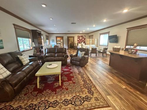 Alachua House | Luxury Carriage House with Farm View