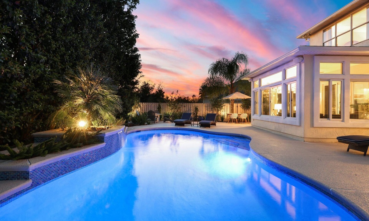 Deerwood House | Luxury Coastal Residence, Private and Central