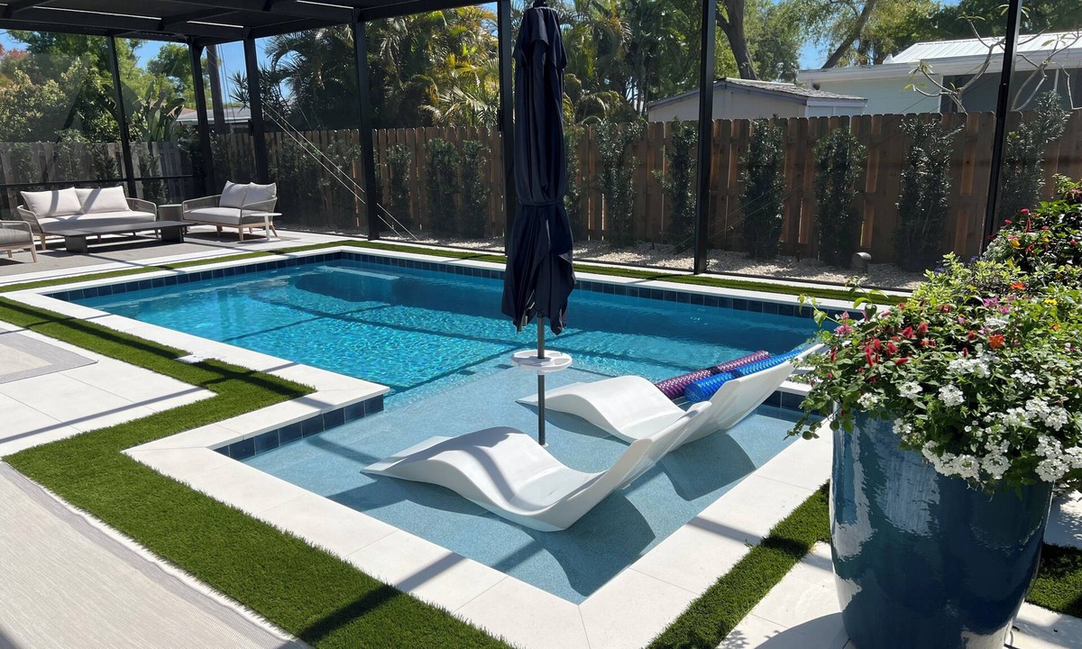 Southgate House | Luxury Coastal Retreat - Designer Home Near Siesta Key Beach with Pool