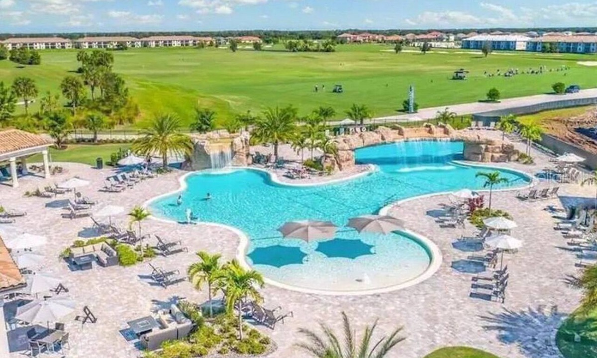Lakewood Ranch Condo | Luxury Condo in Upscale Lakewood National Golf Community Experience the Best