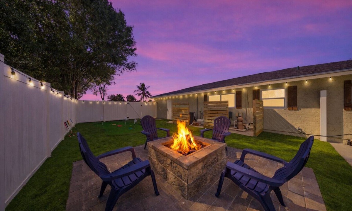 Central Naples House | Luxury Getaway In Naples | Pool & Elegant Remodel