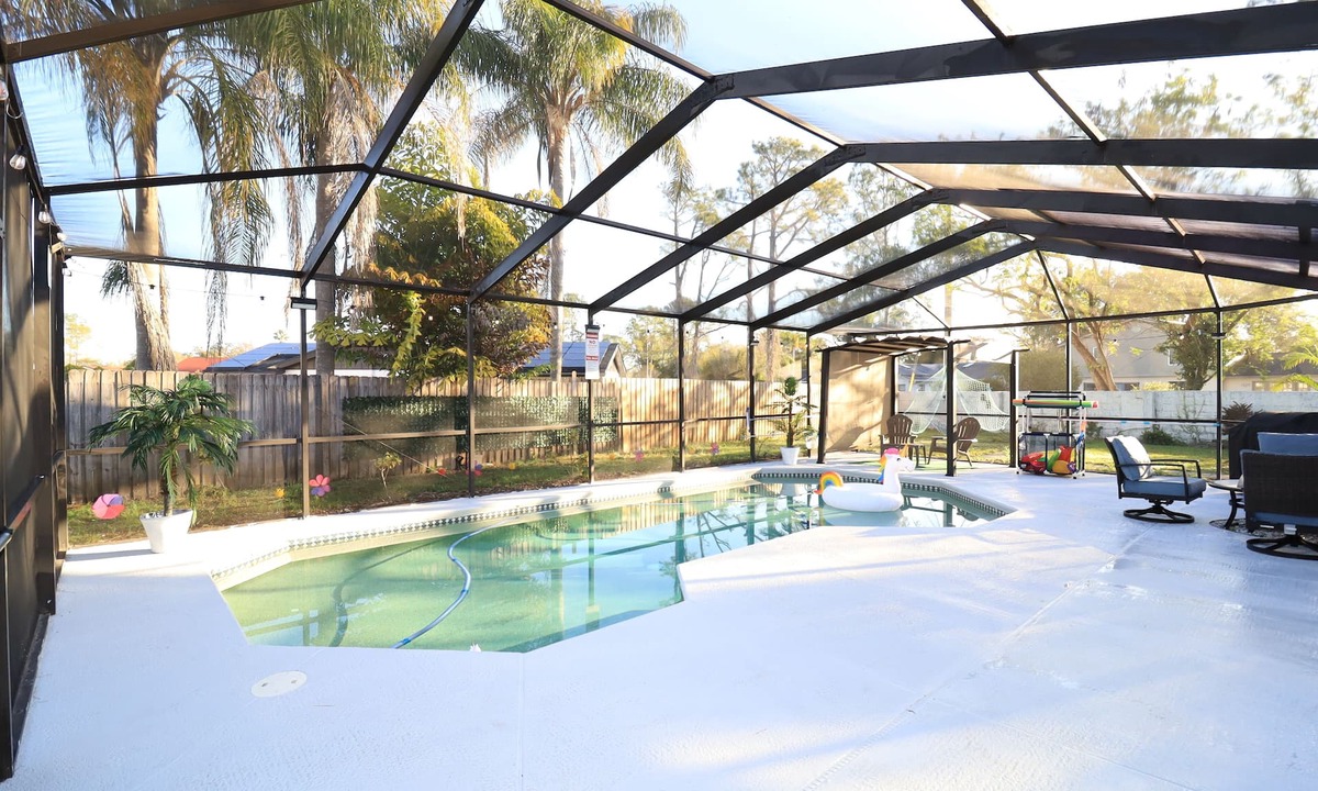 Greater Northdale House | Luxury Home (Pool), Ideal paradise to play & work.