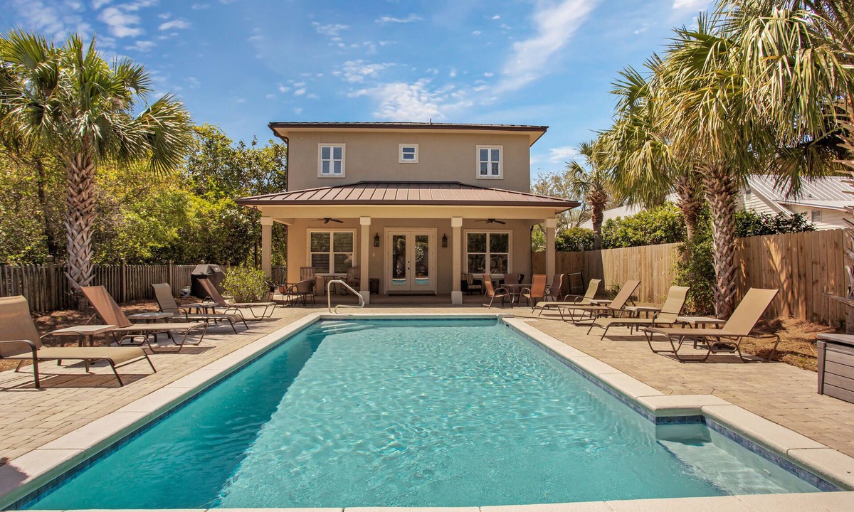 Crystal Beach House | Luxury Home with heated pool and golf cart! -4 min walk to beach !