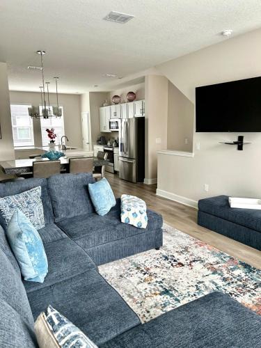 Almont Apartment | Luxury Living Midtown