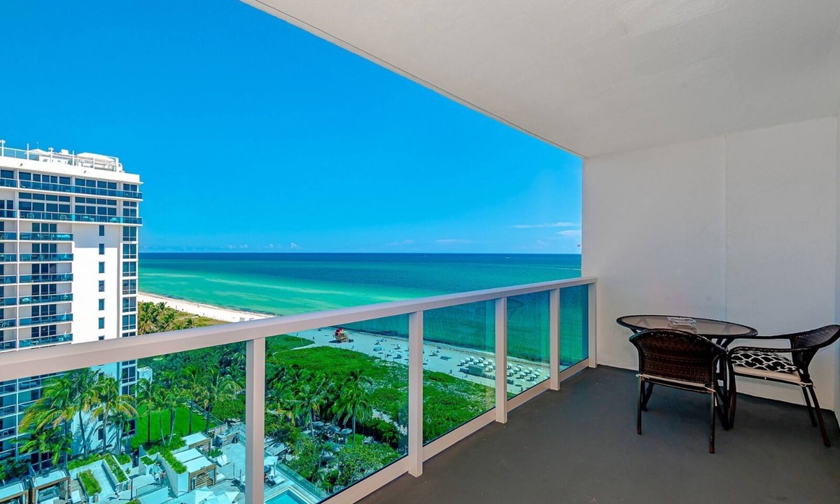 City Center Apartment | Luxury Oceanfront resort/condo/1 Hotel/Roney Palace