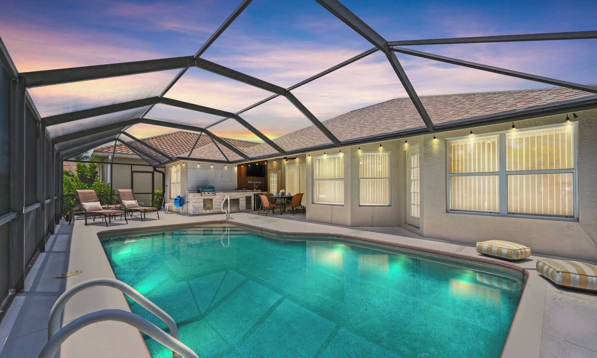 Central Naples House | LUXURY Villa AZUL Naples with HEATED SALT WATER POOL