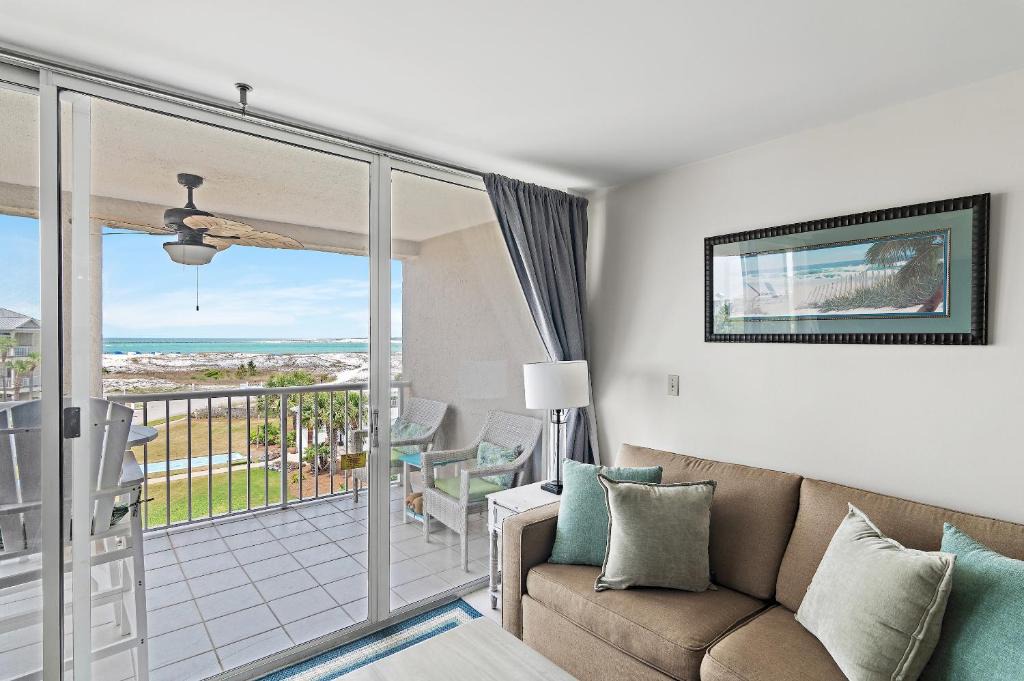 Holiday Isle Apartment | Magnolia House 302 At Destin Pointe Resort