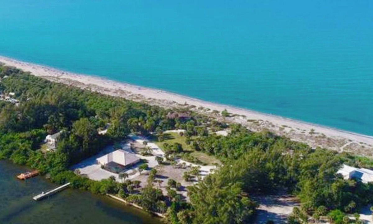 Englewood House | Manasota Key Waterfront - Heated Pool - steps from Public Beach - Dock