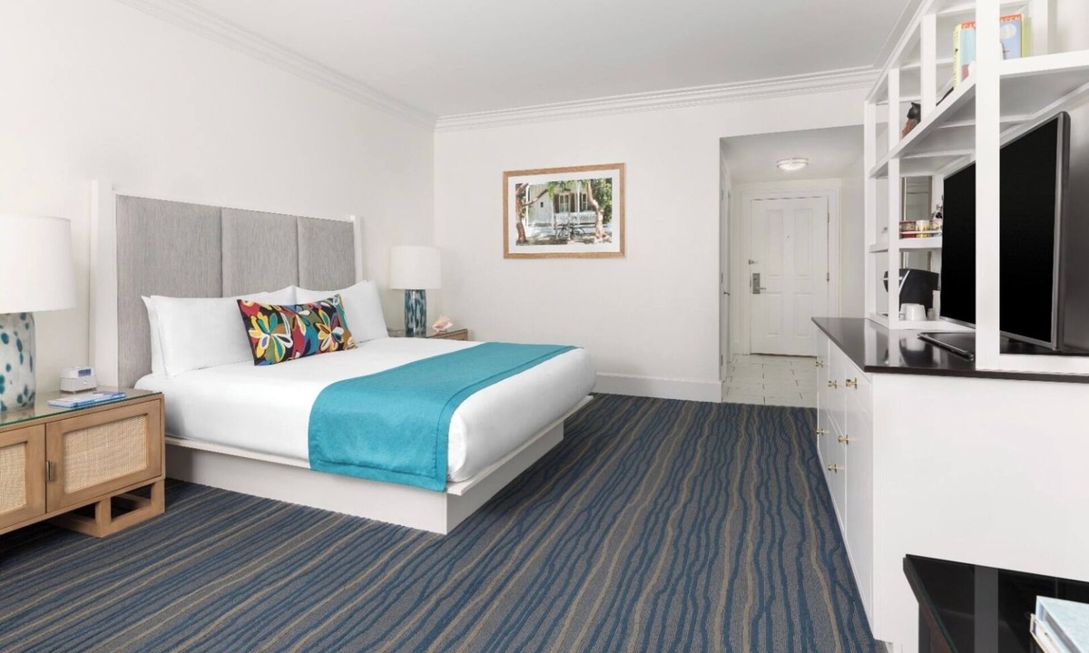 Historic Seaport Hotel | Marker Key West Harbor, Classic Queen Room, 3 Swimming Pools & Pet-friendly