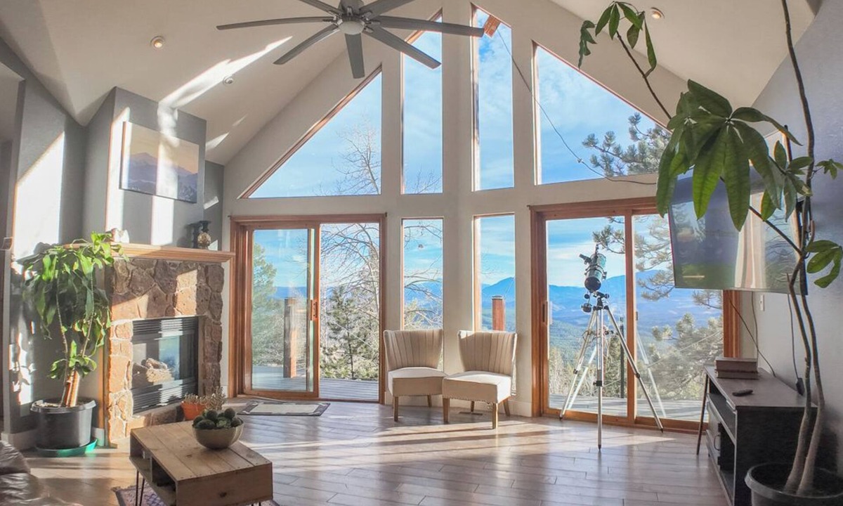 Kings Valley House | Marvelous 4-bedroom house with Hot Tub in Conifer perfect for your getaway