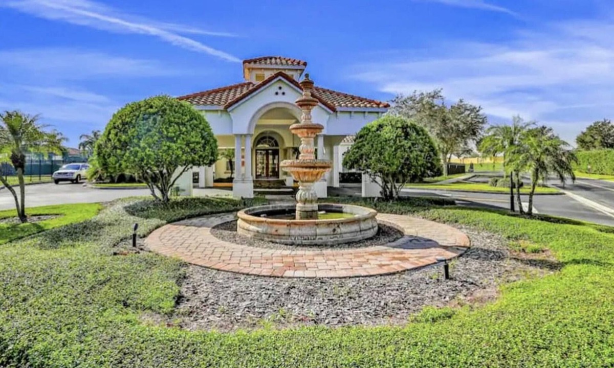 Tuscan Hills Villa | Mermaid Villa Near Disney, 4 Bedrooms, Pool & Spa!