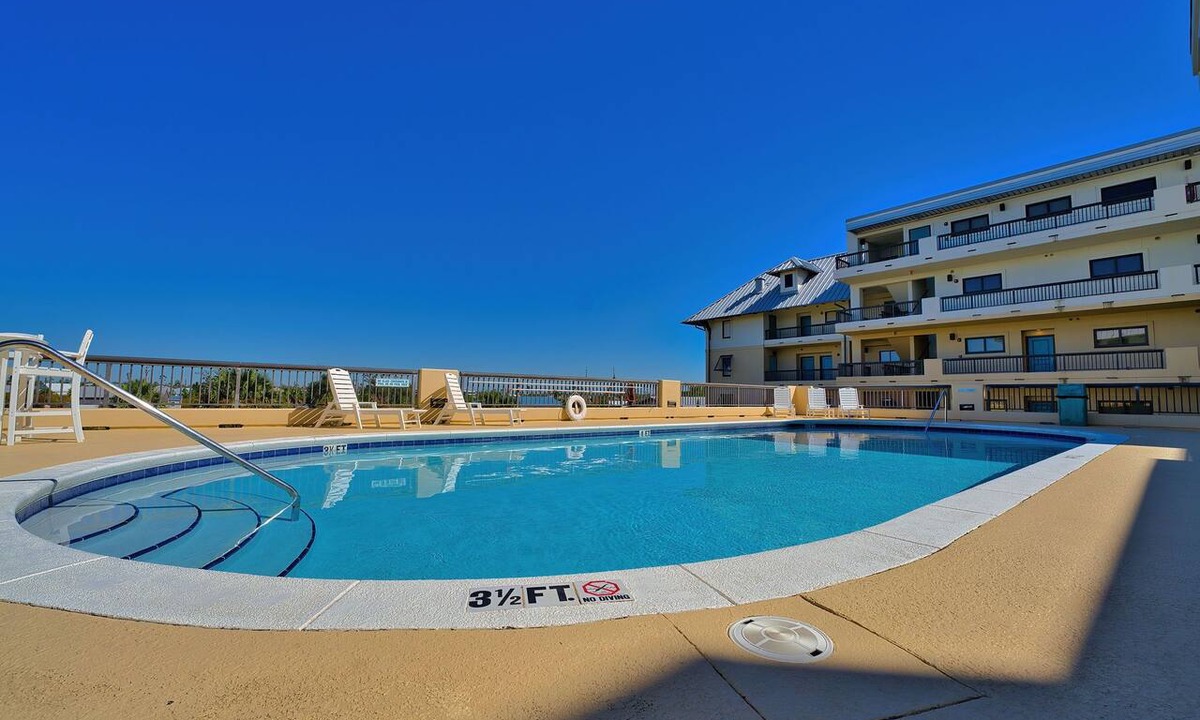 Mexico Beach Condo | Mexico Beach Condo | Pool & Hot Tub | Gulf Views