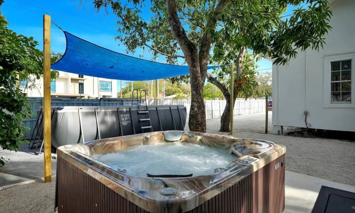 Northeast Miami House | Miami Chateau Pool/Hottub/Prking