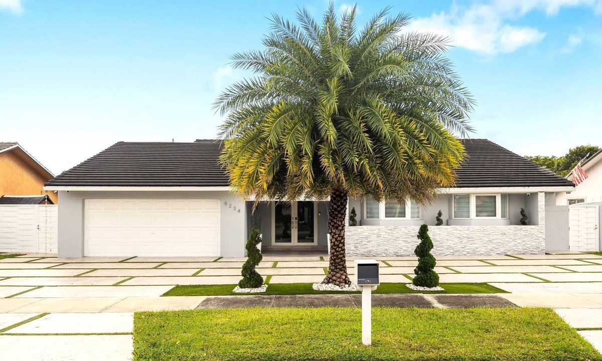 Westchester Ski Chalet | Miami Downtown Oasis/Mini Golf/Htd Pool/Game room