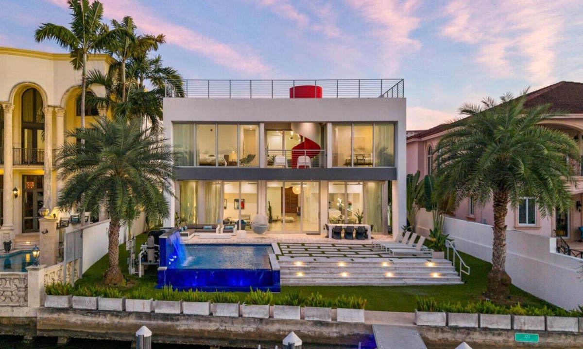 Sunny Isles Beach House | Miami Modern Heated Pool & Dock