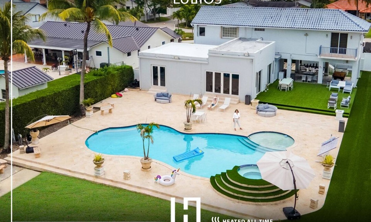 Tamiami House | Miami Villa: Pool, Hot Tub, Billiards, 5BR
