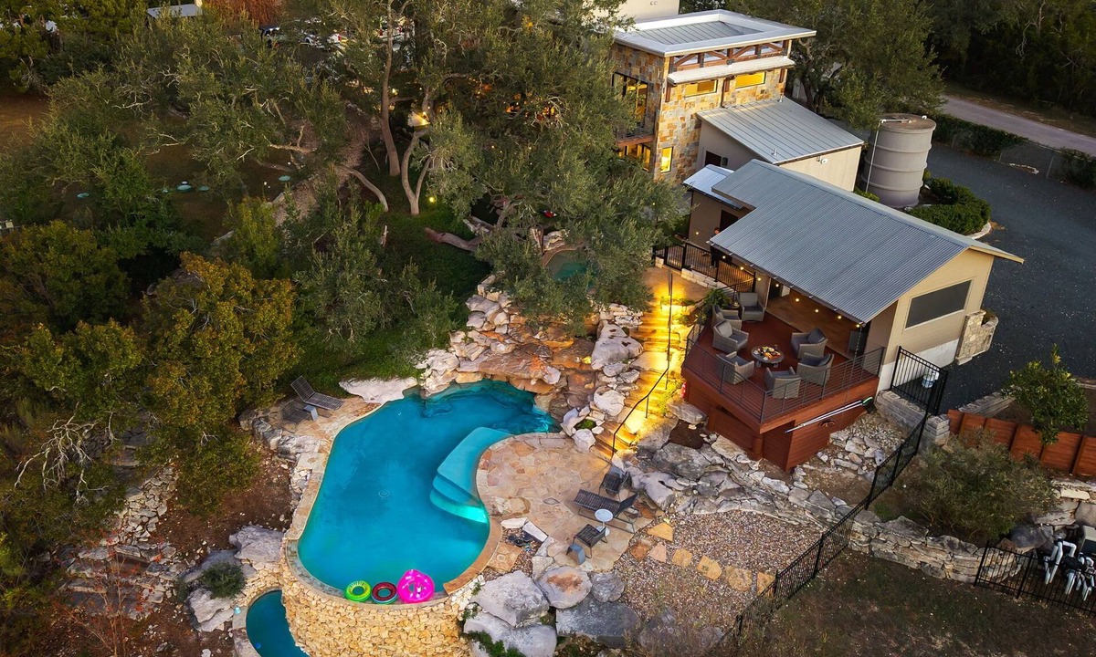 New Braunfels House | Million Dollar Hill Country Views, Pool, Hot tub, King Beds, Chef's Kitchen!