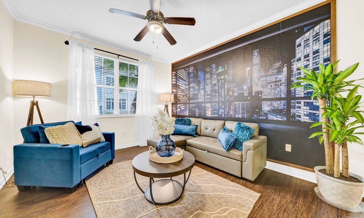 Westchase Apartment | Modern 2BR/2BA | King Bed + Pool, Gym #7