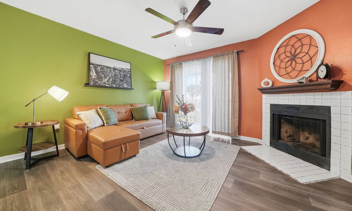 Town N County Park Apartment | Modern 2BR/2BA Tampa Retreat: Comfort, Style & Ease for Corporate Stays